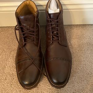 NWT Men’s Brown Leather Boots 10.5 Florsheim